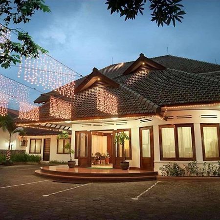 Paniisan Hotel Bandung Exterior photo