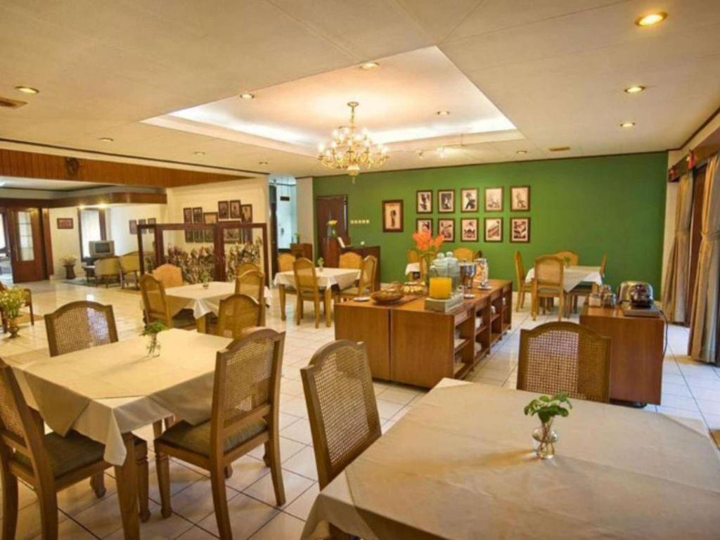 Paniisan Hotel Bandung Exterior photo