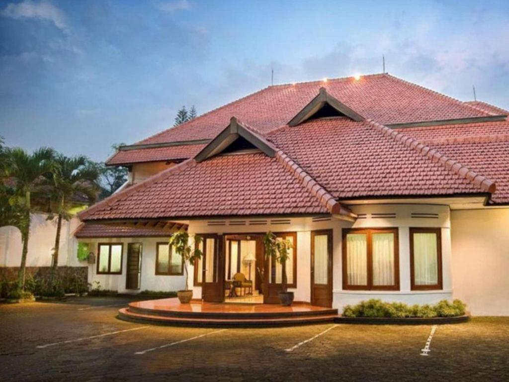 Paniisan Hotel Bandung Exterior photo