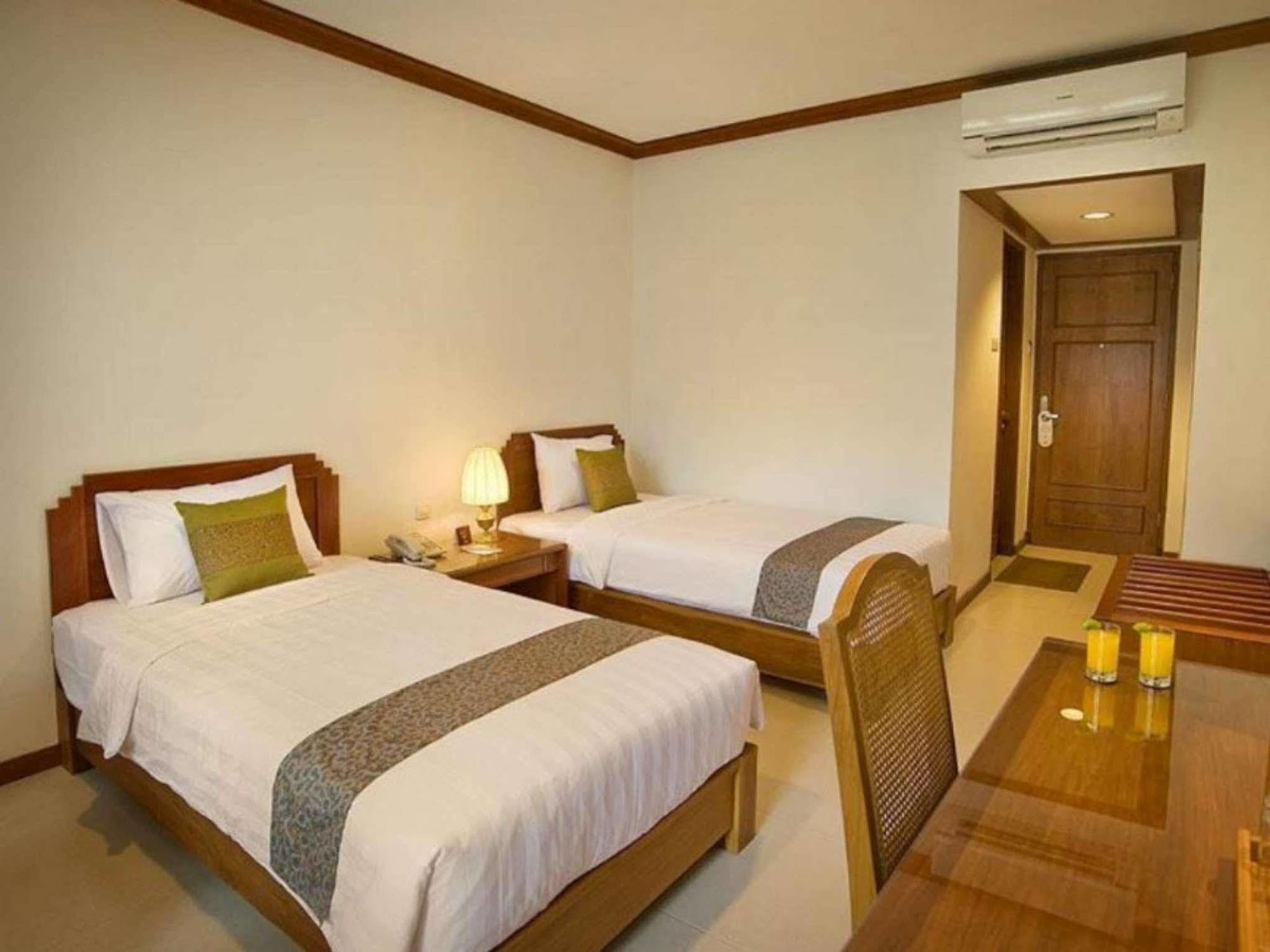 Paniisan Hotel Bandung Exterior photo